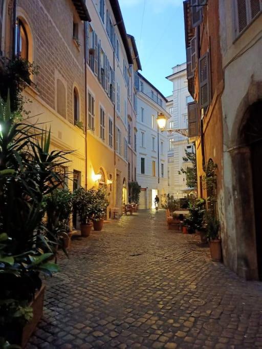 Locanda Cappellari - Campo De' Fiori Рим Екстериор снимка