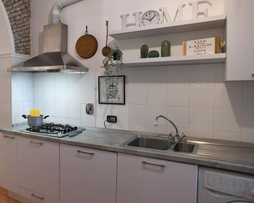 Locanda Cappellari - Campo De' Fiori Рим Екстериор снимка