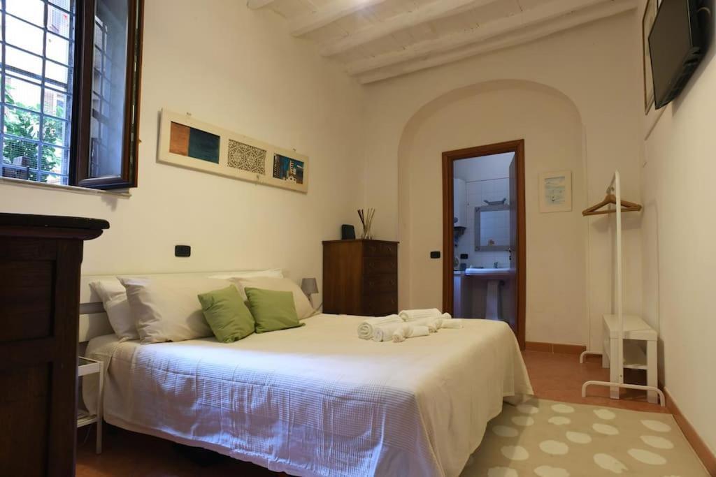 Locanda Cappellari - Campo De' Fiori Рим Екстериор снимка